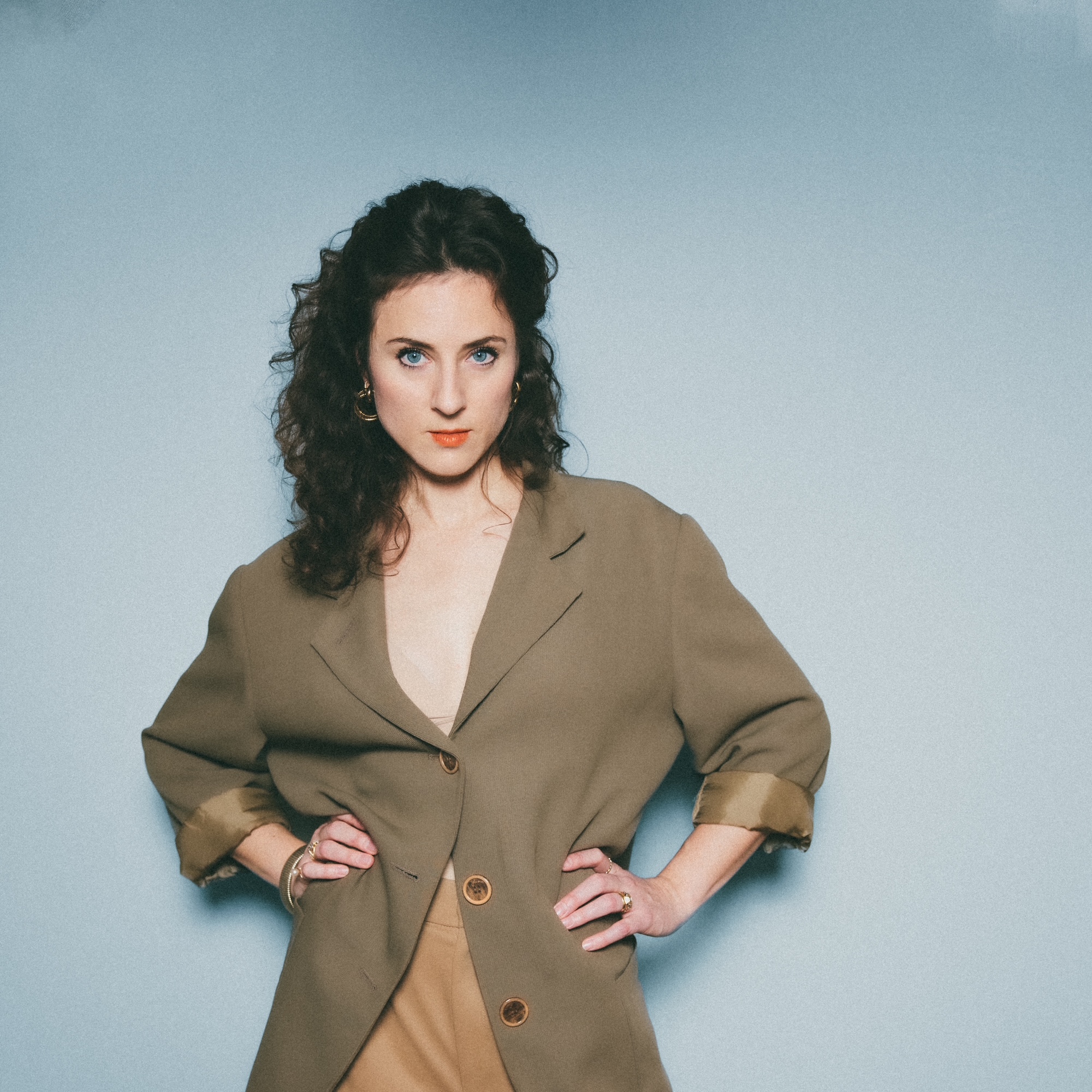 Charlotte Dhenaux (Quelle Époque) revient sur son parcours vocal aux côtés d’Alain Larroue